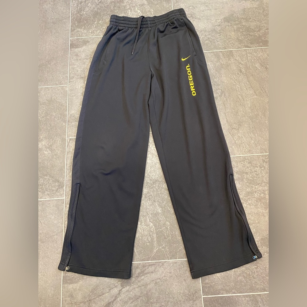 Nike Fit Dry Oregon Sweatpants, Medium